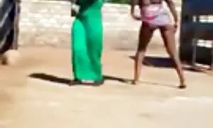 अफ्रीकी लड़कियाँ नाच ...